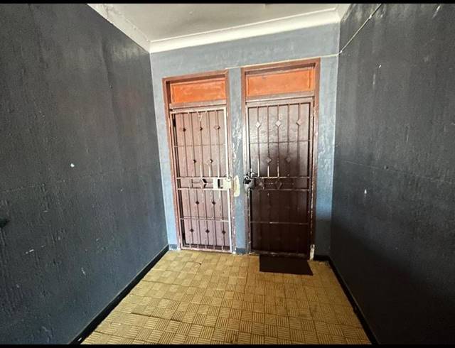 8 BEDROOM HOUSE FOR SALE IN LA ROCHELLE